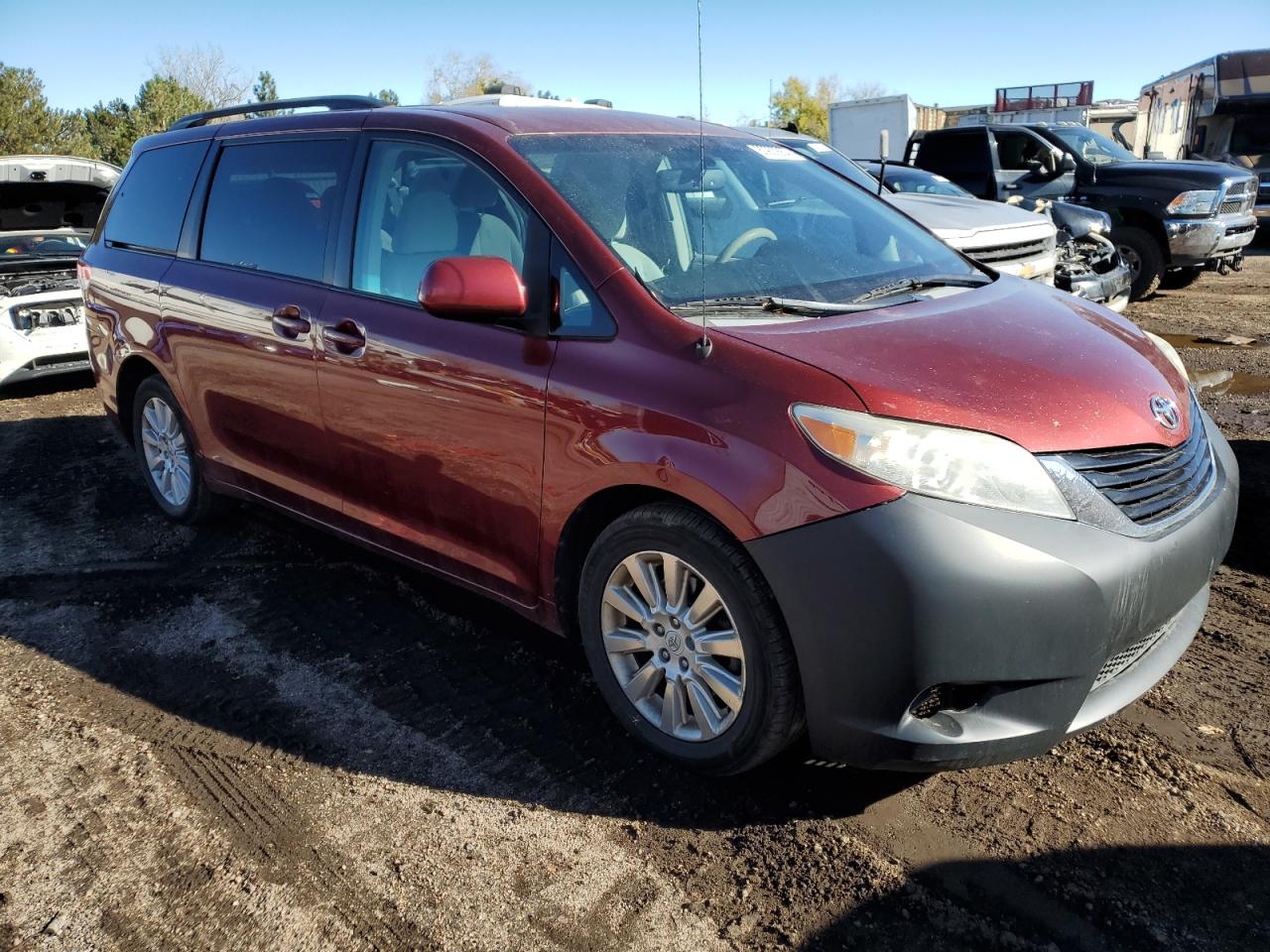 2011 Toyota Sienna - Image 4
