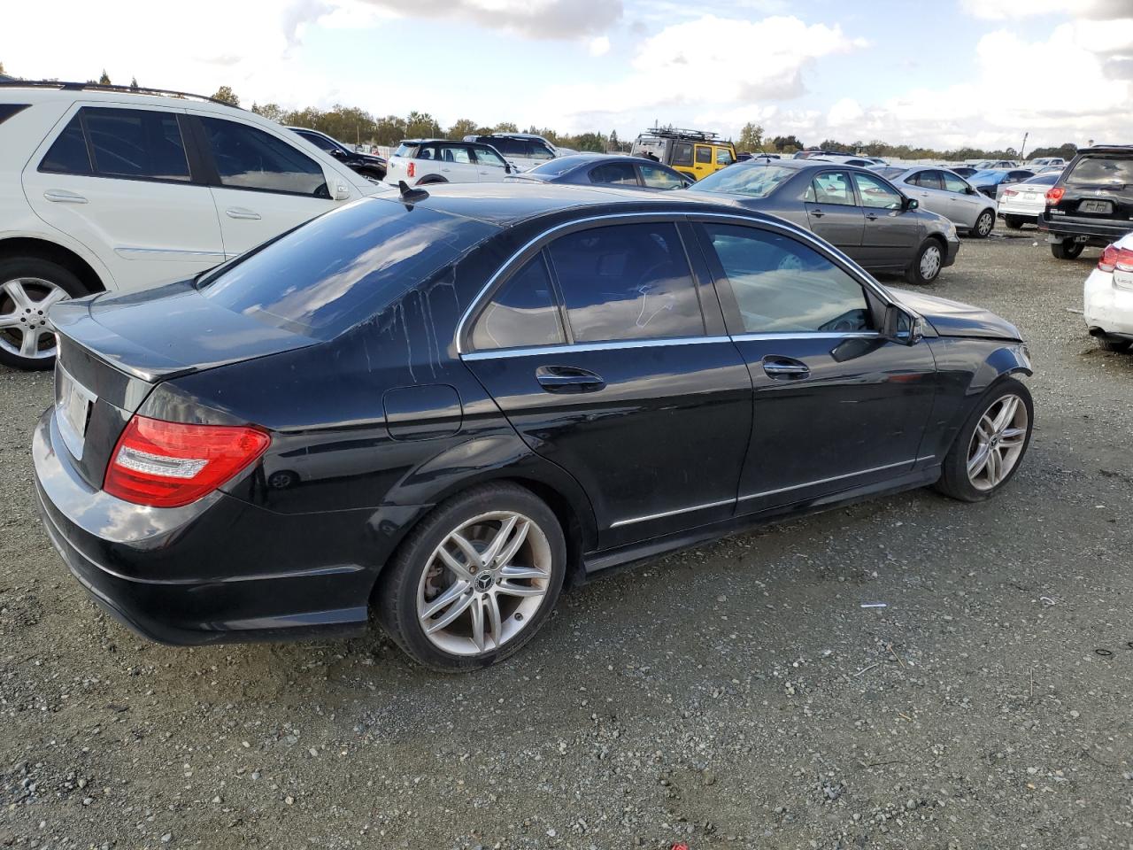 VIN WDDGF4HB8DR241774 2013 MERCEDES-BENZ C-CLASS no.3