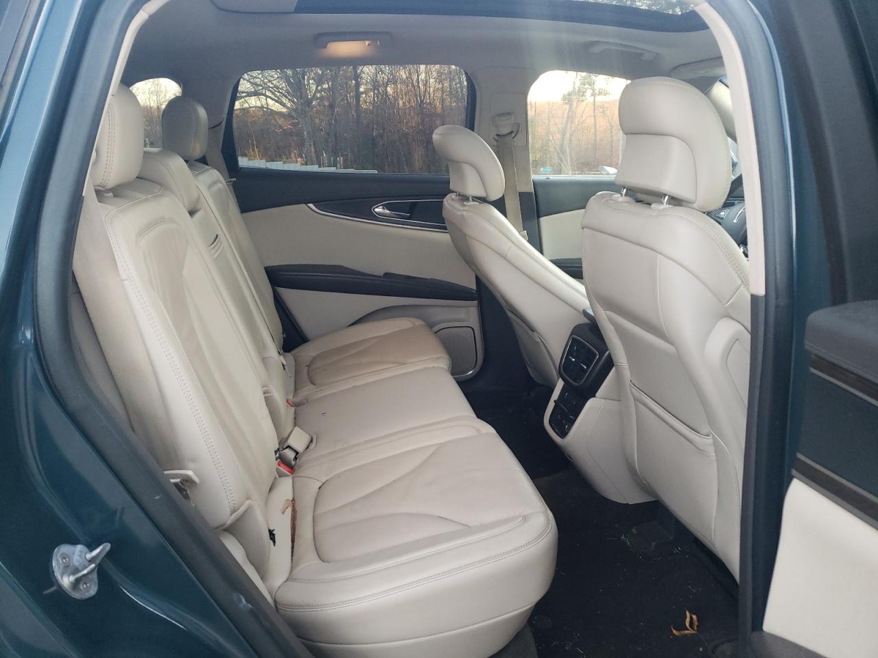 2016 Lincoln MKX - Image 11