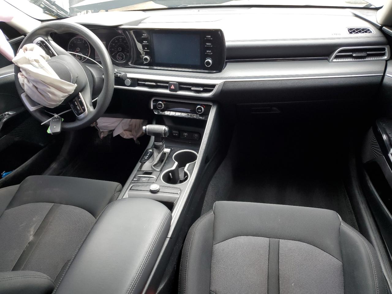 2022 Kia K5 - Image 8