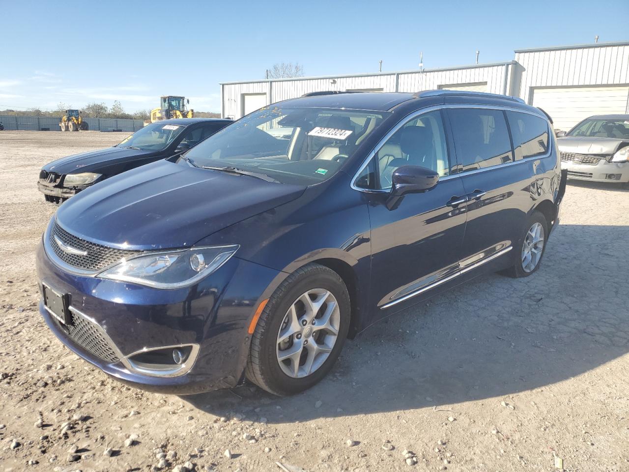 2C4RC1EG9HR538580 2017 CHRYSLER PACIFICA - Image 1