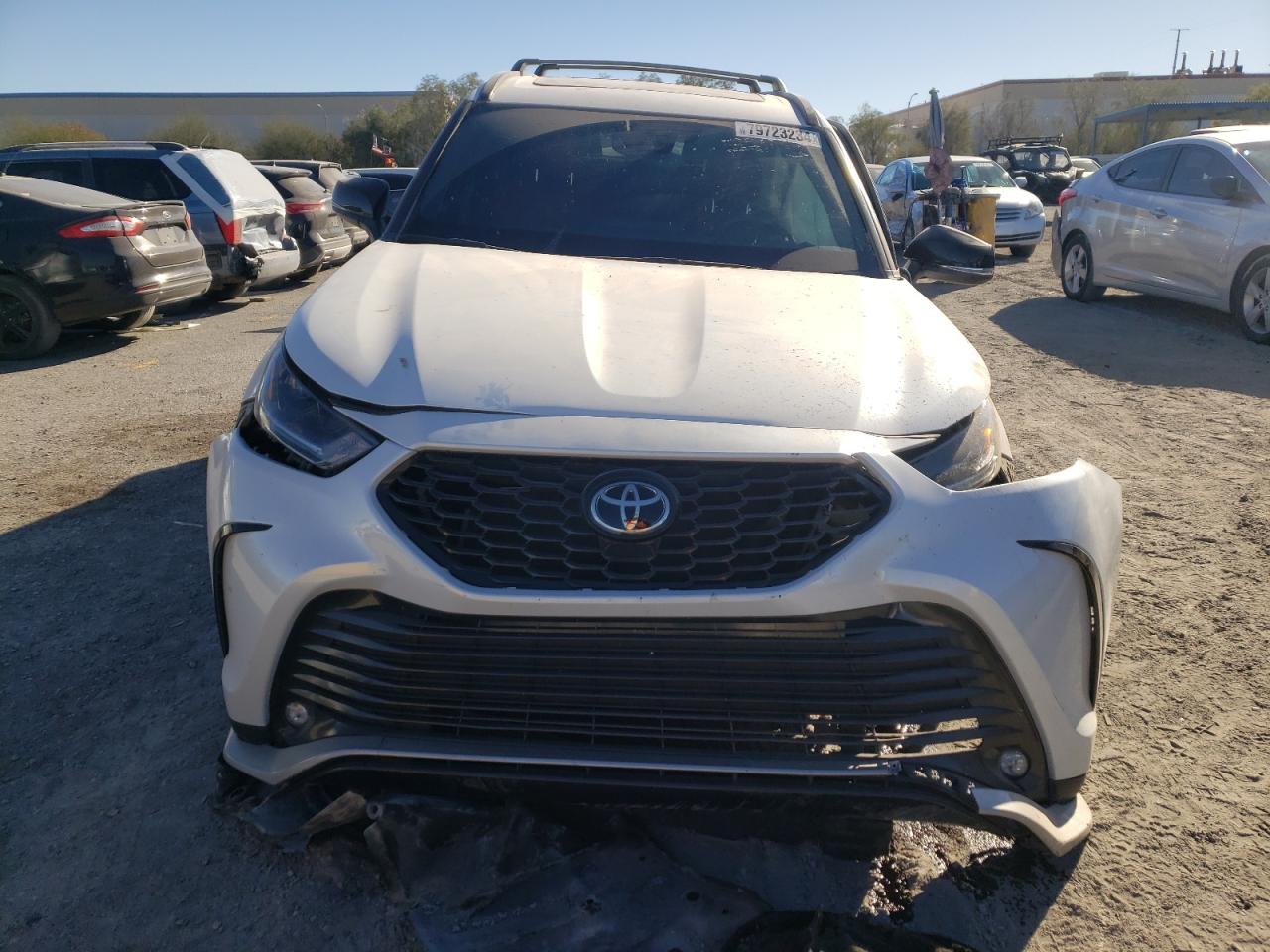 2022 Toyota Highlander - Image 5