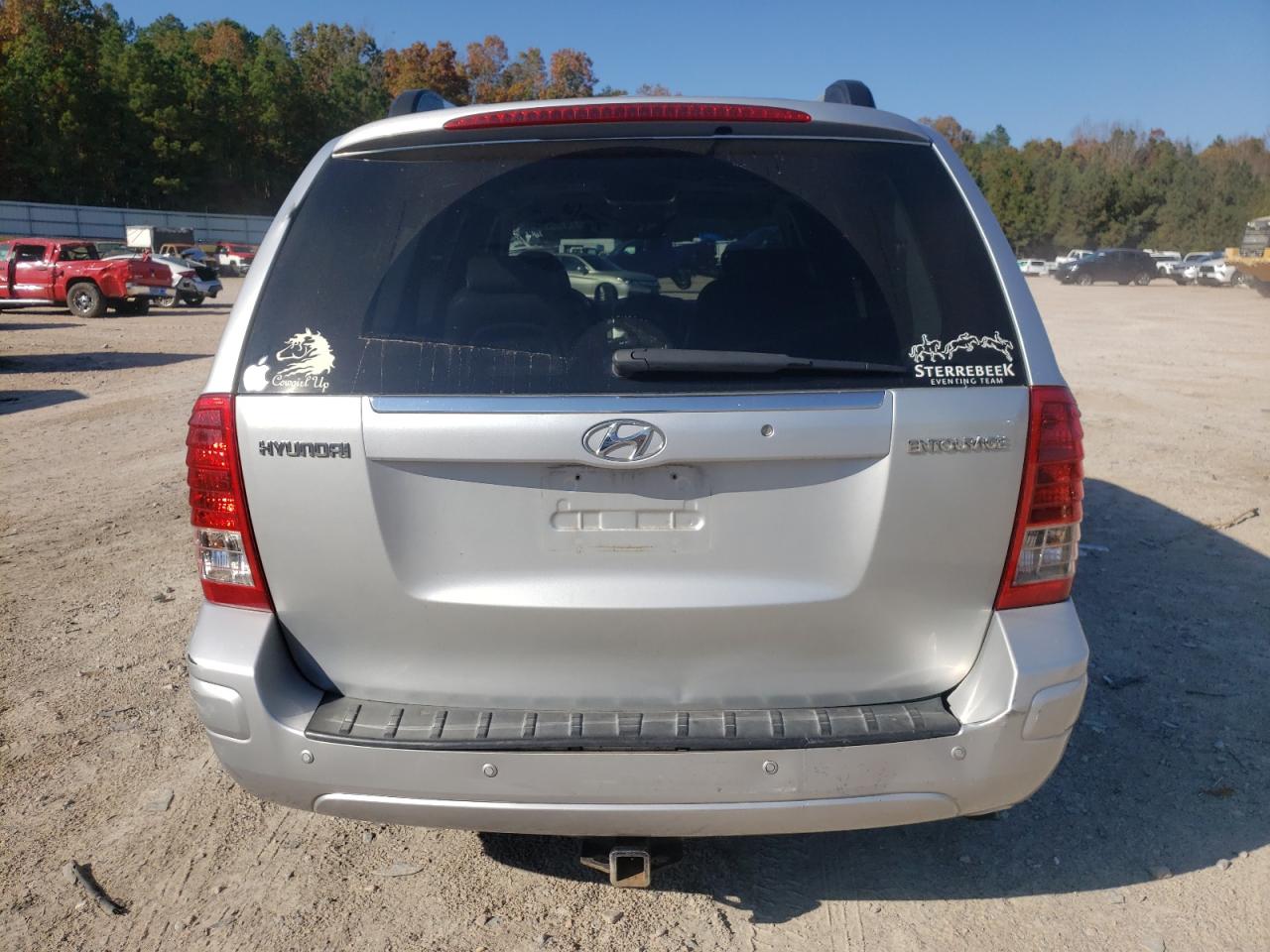 2008 Hyundai Entourage Gls VIN: KNDMC233886048249 Lot: 79580934