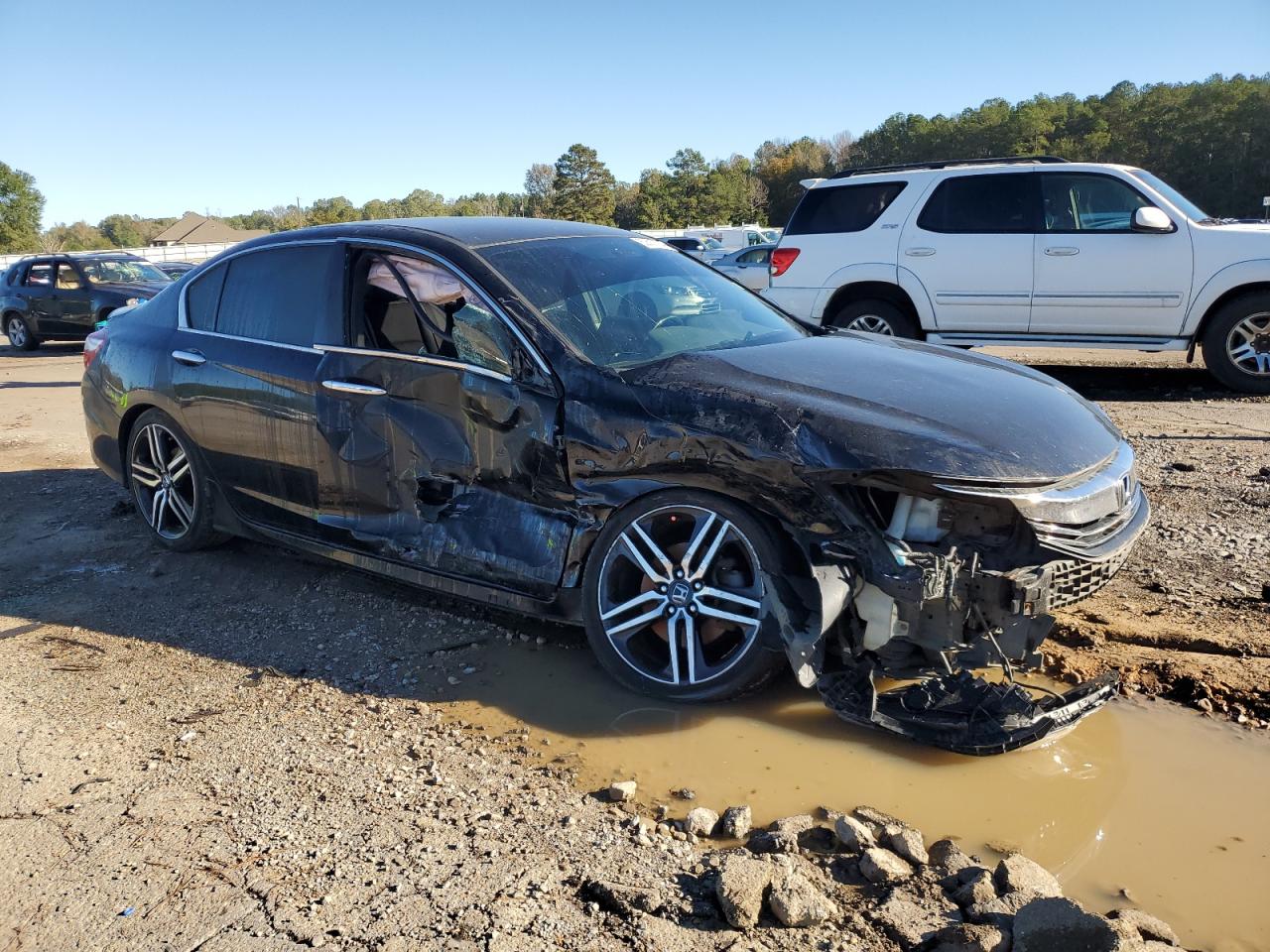 VIN 1HGCR2F5XHA278610 2017 HONDA ACCORD no.4