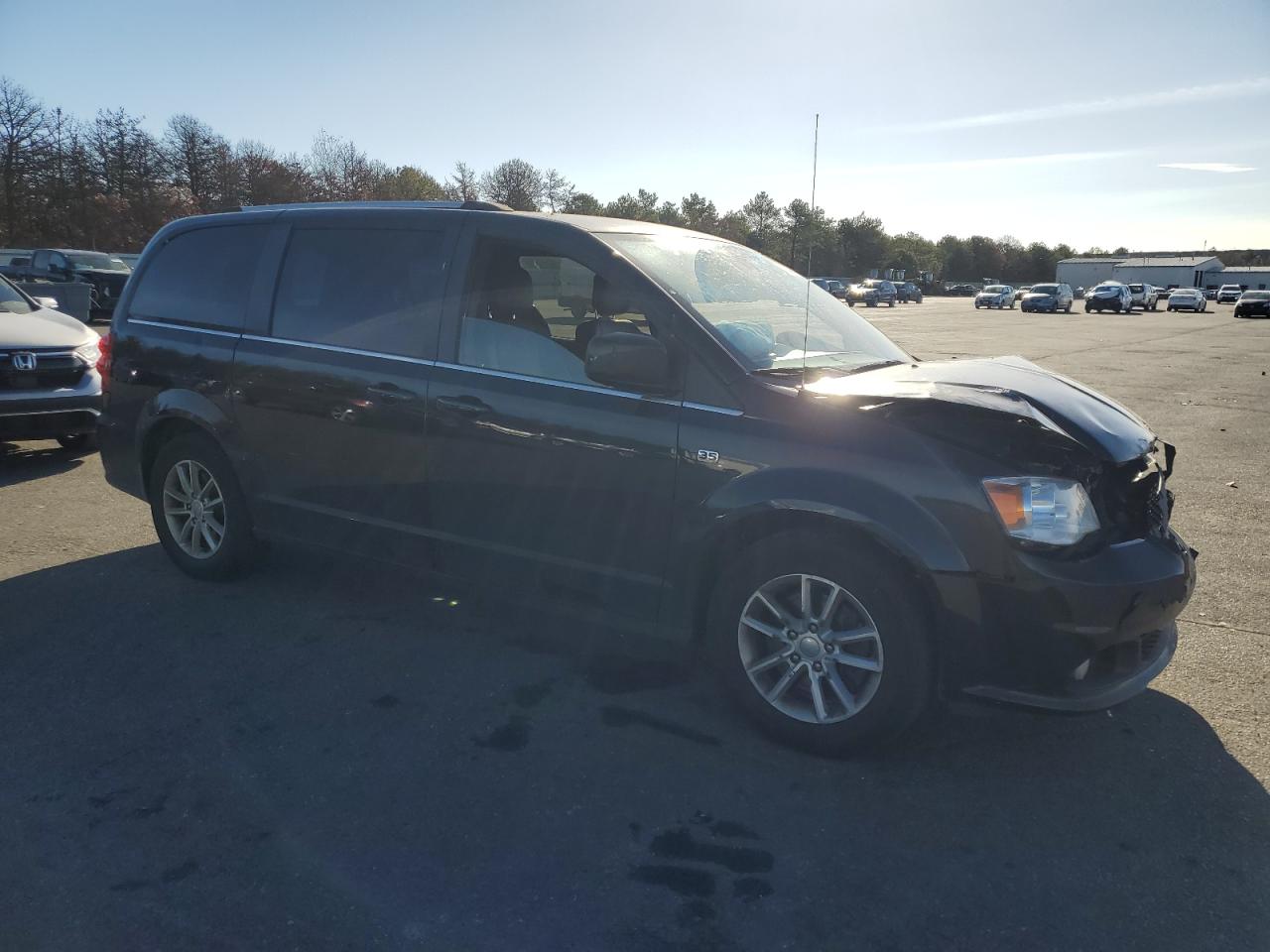 2019 Dodge Caravan - Image 4