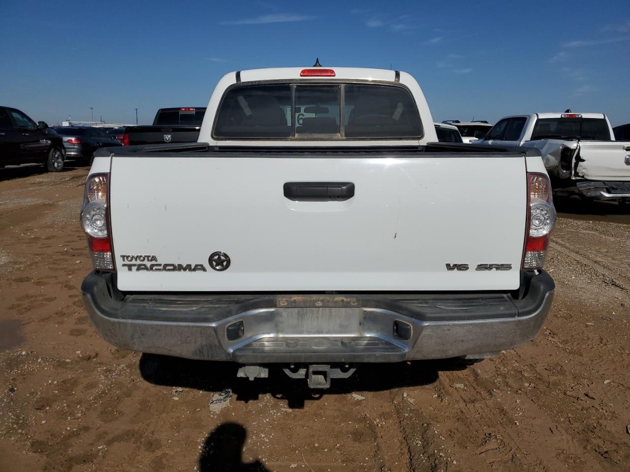 2015 Toyota Tacoma - Image 6