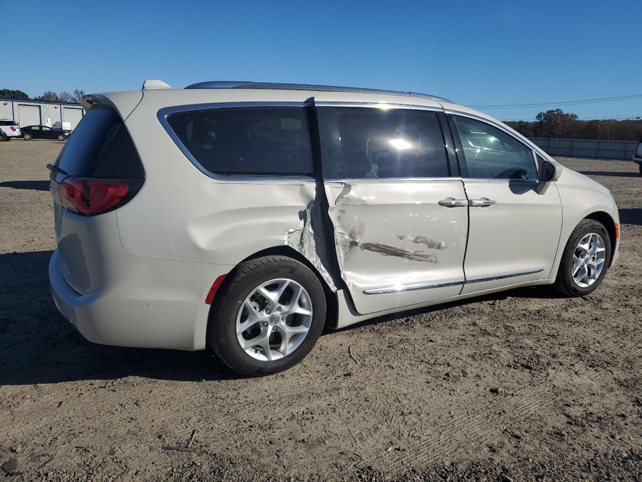 VIN 2C4RC1EG9HR796260 2017 CHRYSLER PACIFICA no.3