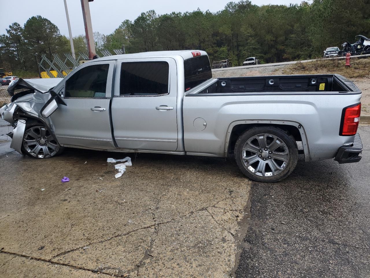 2014 GMC Sierra - Image 2