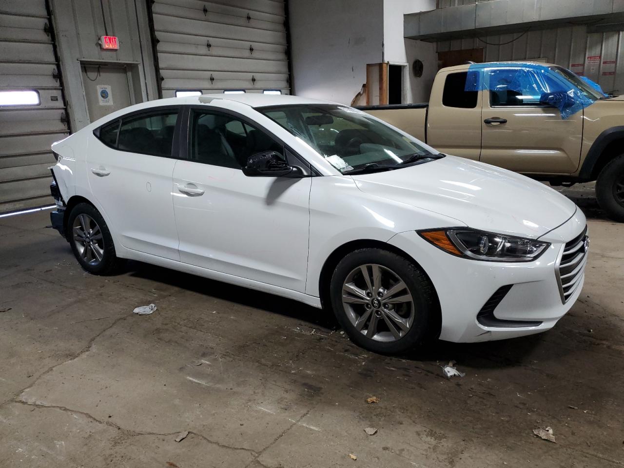 2017 Hyundai Elantra - Image 4