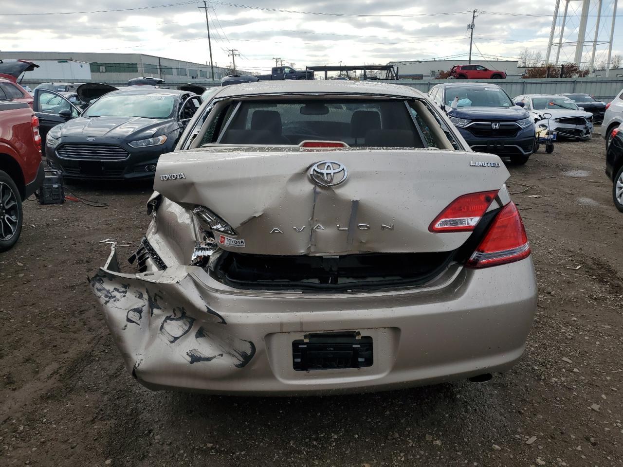 2007 Toyota Avalon - Image 6