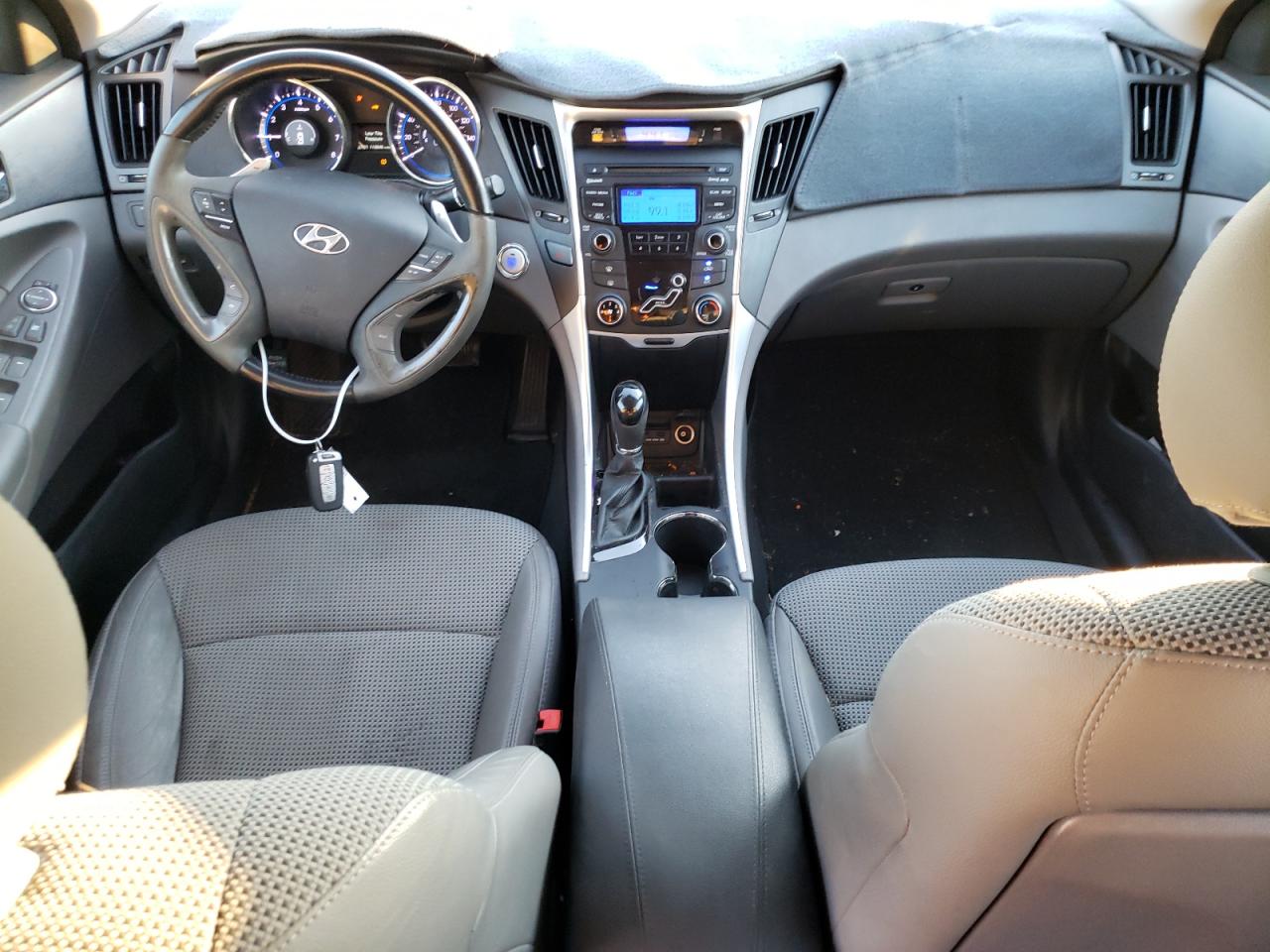 2012 Hyundai Sonata - Image 8