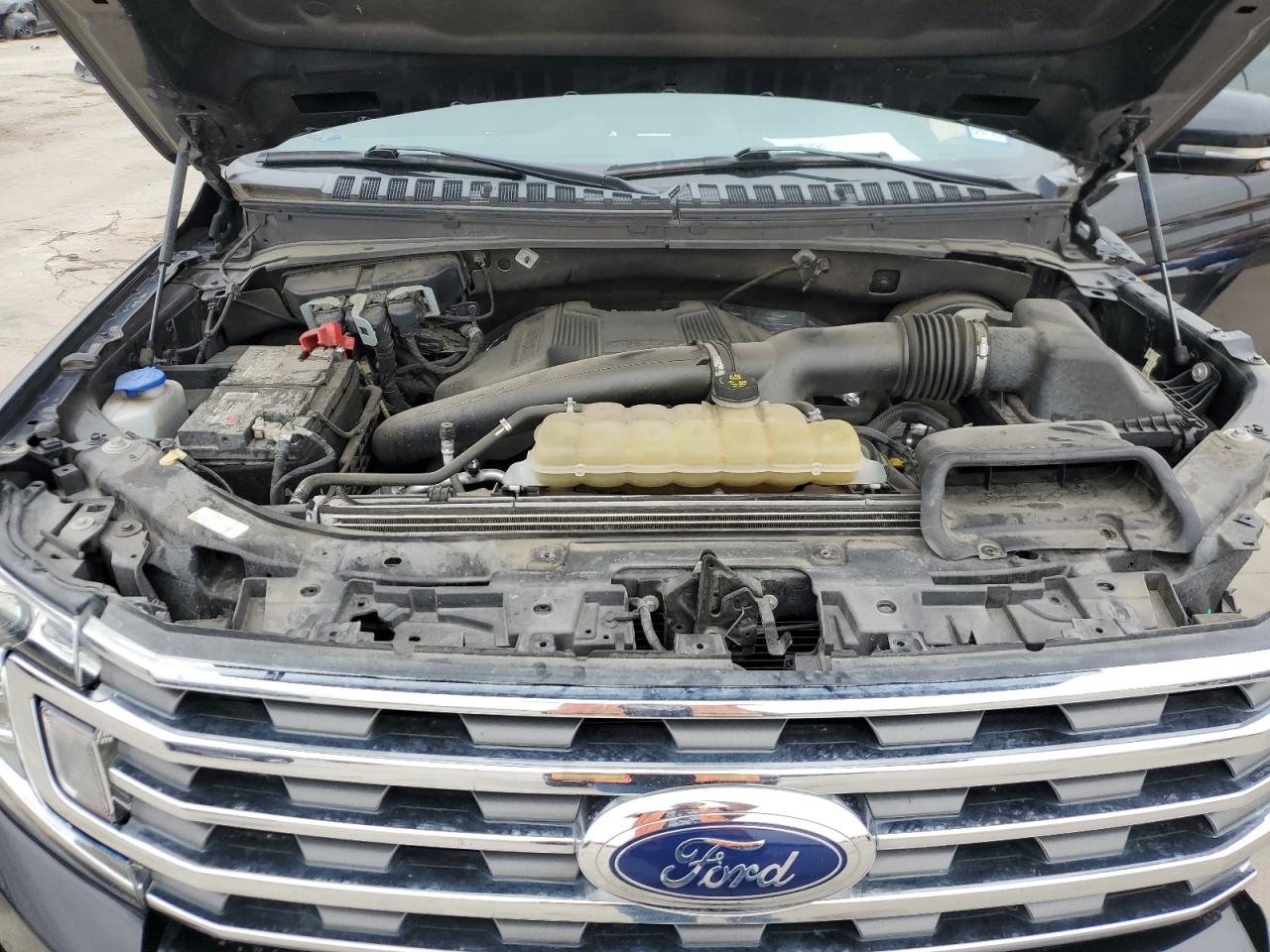 2020 Ford Expedition - Image 11