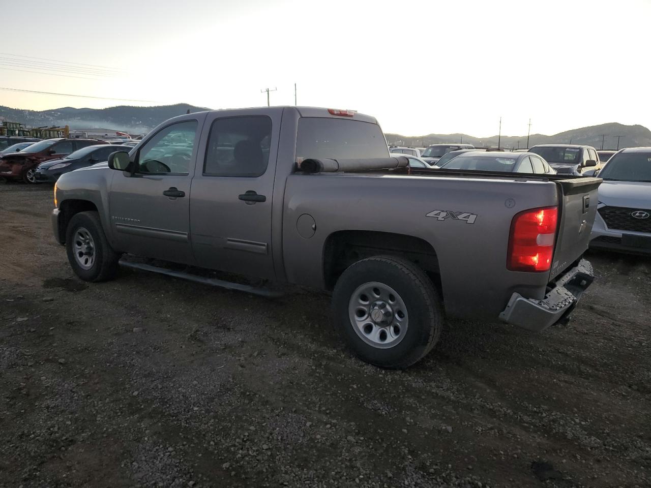 2009 Chevrolet Silverado - Image 2