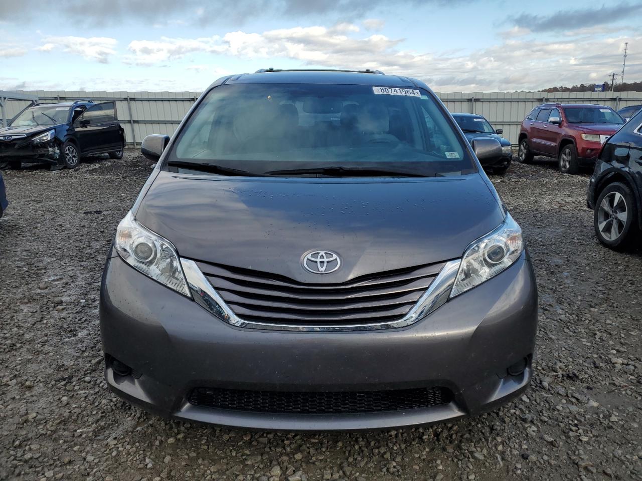 2015 Toyota Sienna - Image 5