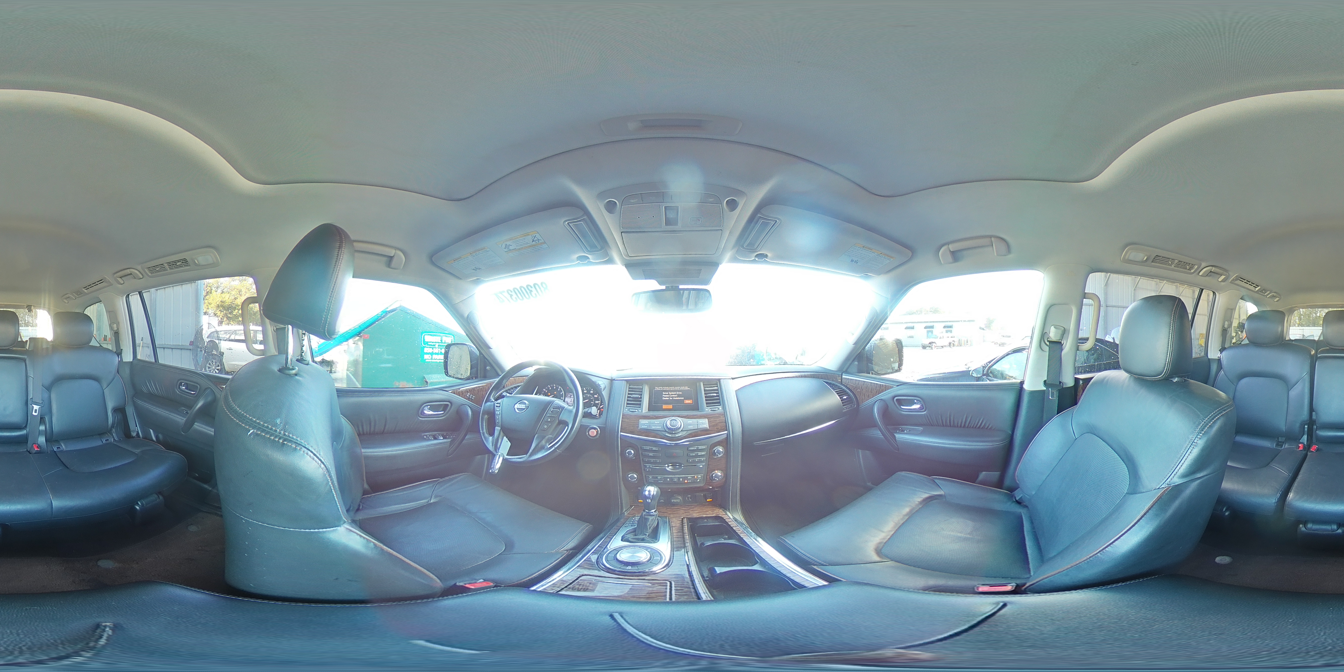 2019 Nissan Armada - Image 14