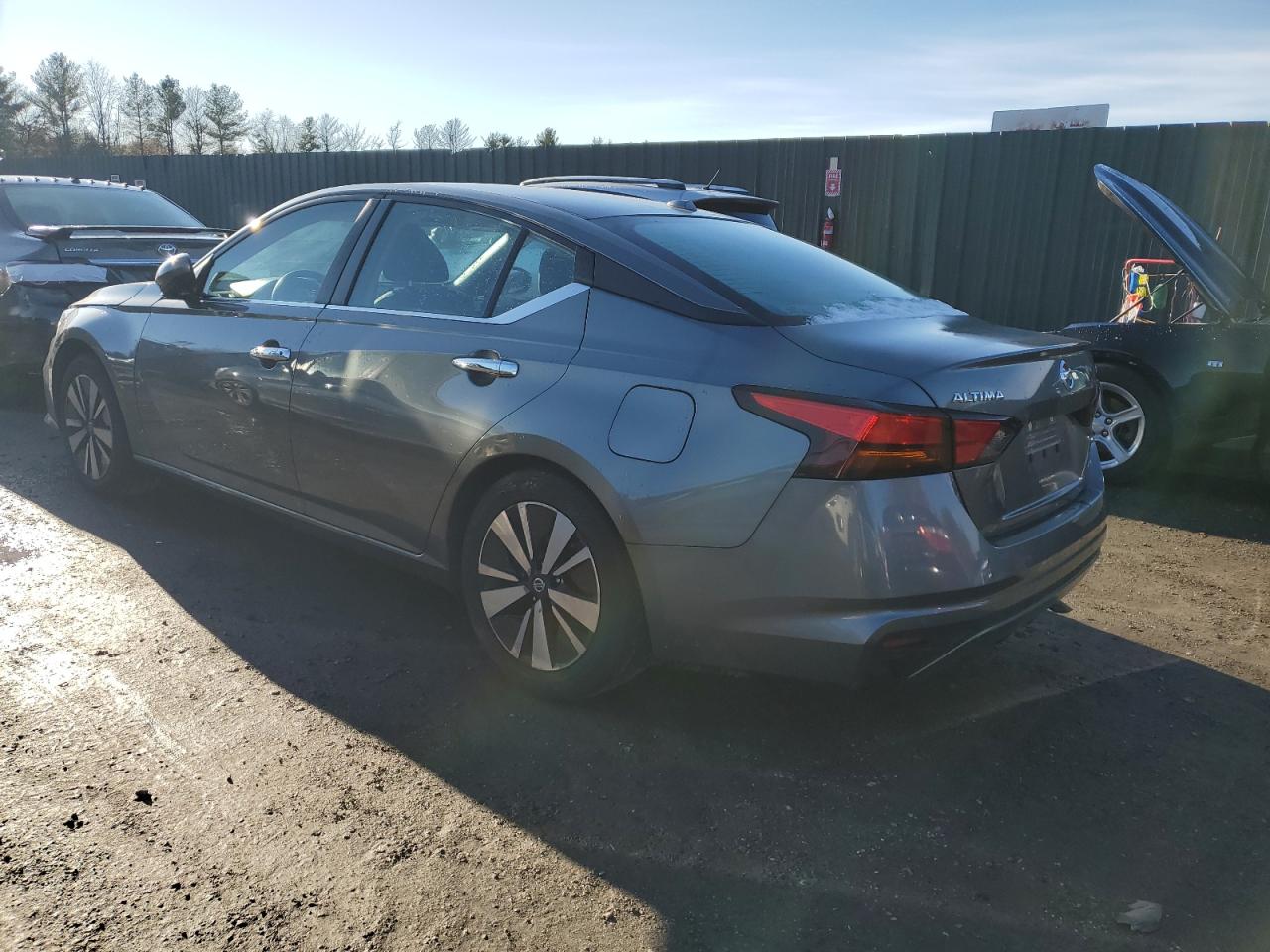 2021 Nissan Altima - Image 2