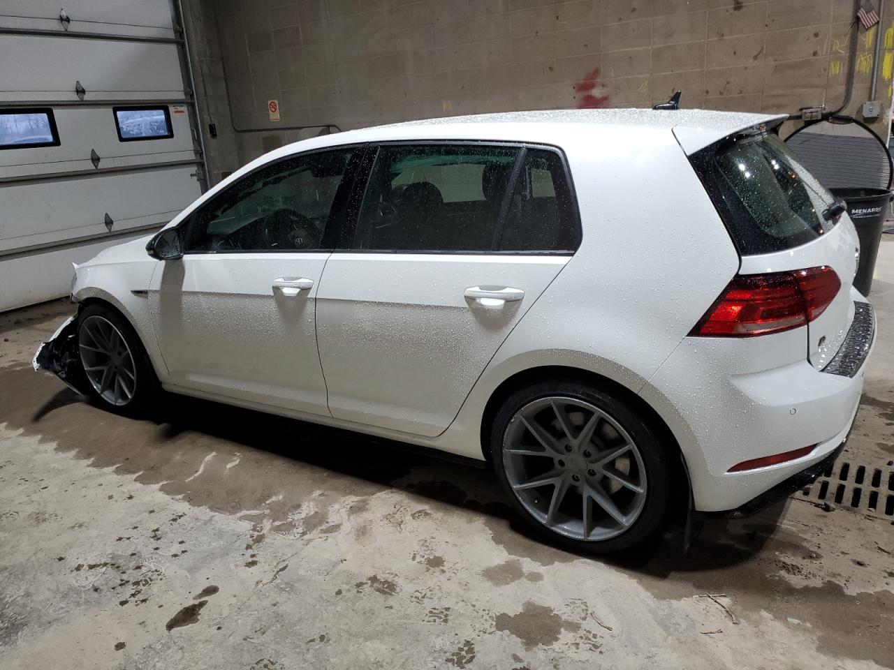 2018 Volkswagen Golf - Image 2
