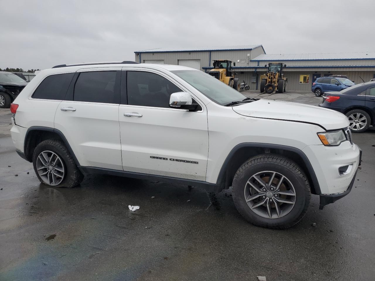 2017 Jeep Grand Cherokee - Image 4