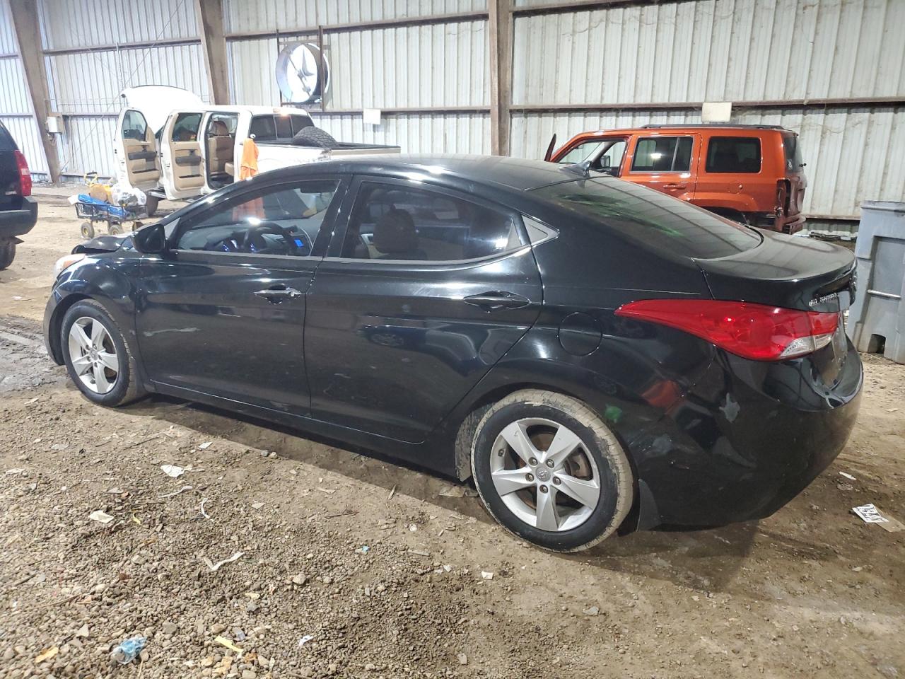 2013 Hyundai Elantra - Image 2