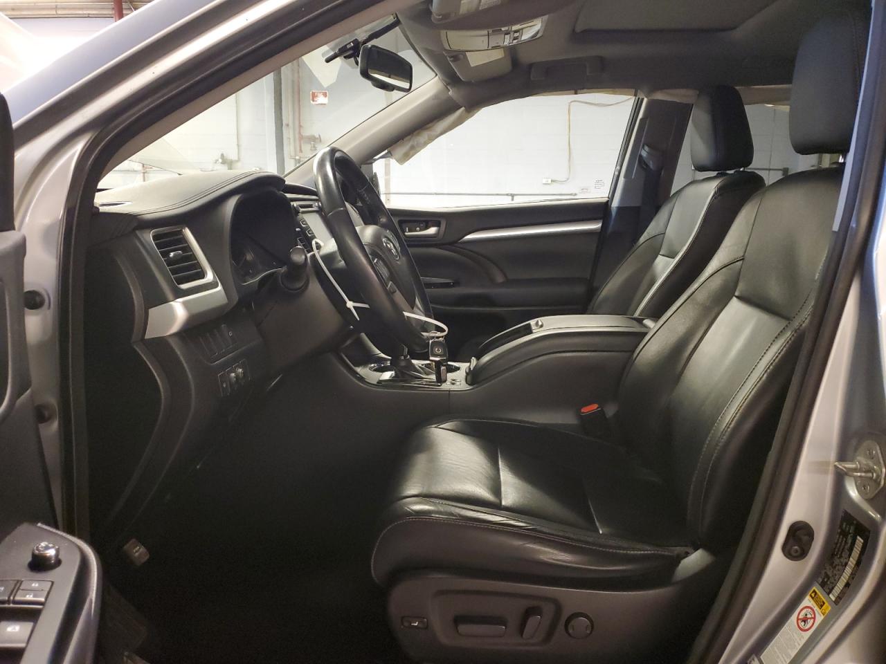 2014 Toyota Highlander - Image 7