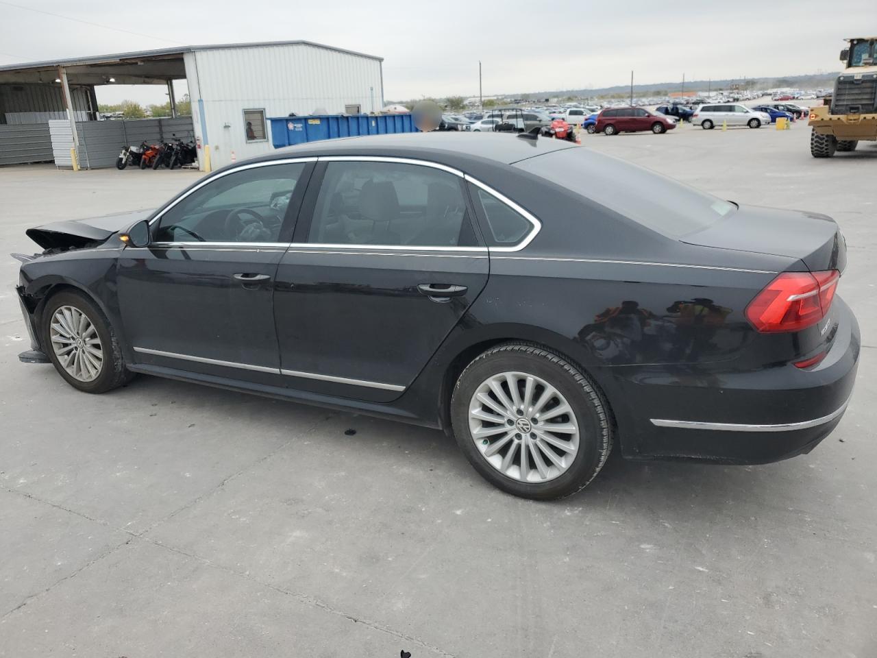2016 Volkswagen Passat - Image 2