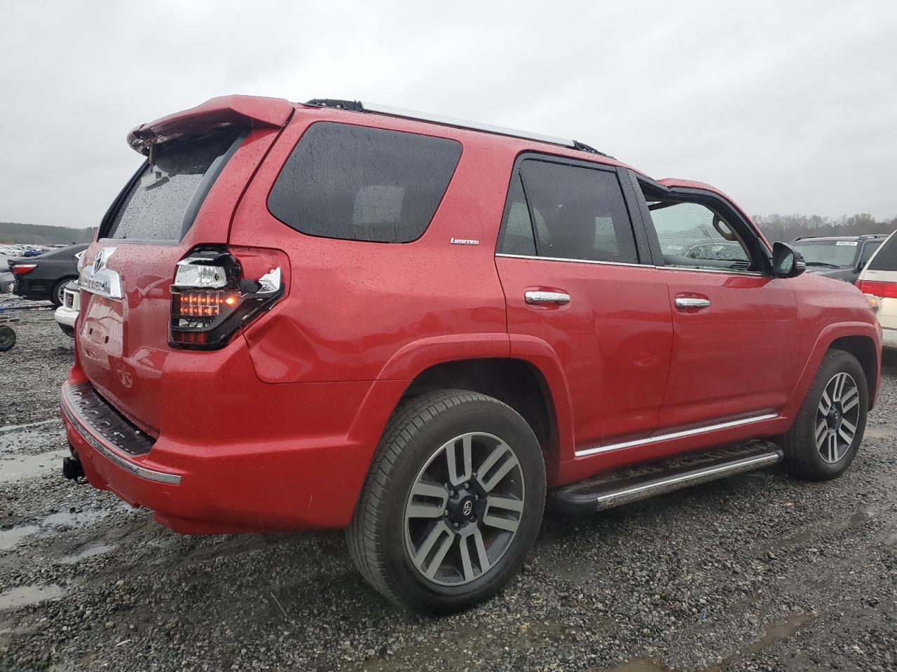 VIN JTEBU5JR8J5568360 2018 TOYOTA 4RUNNER no.3