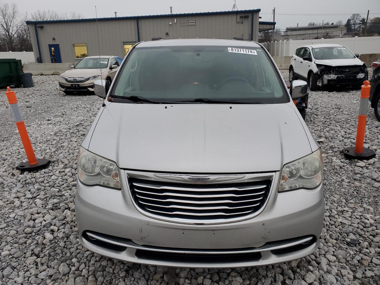 2012 Chrysler Town & Country - Image 5