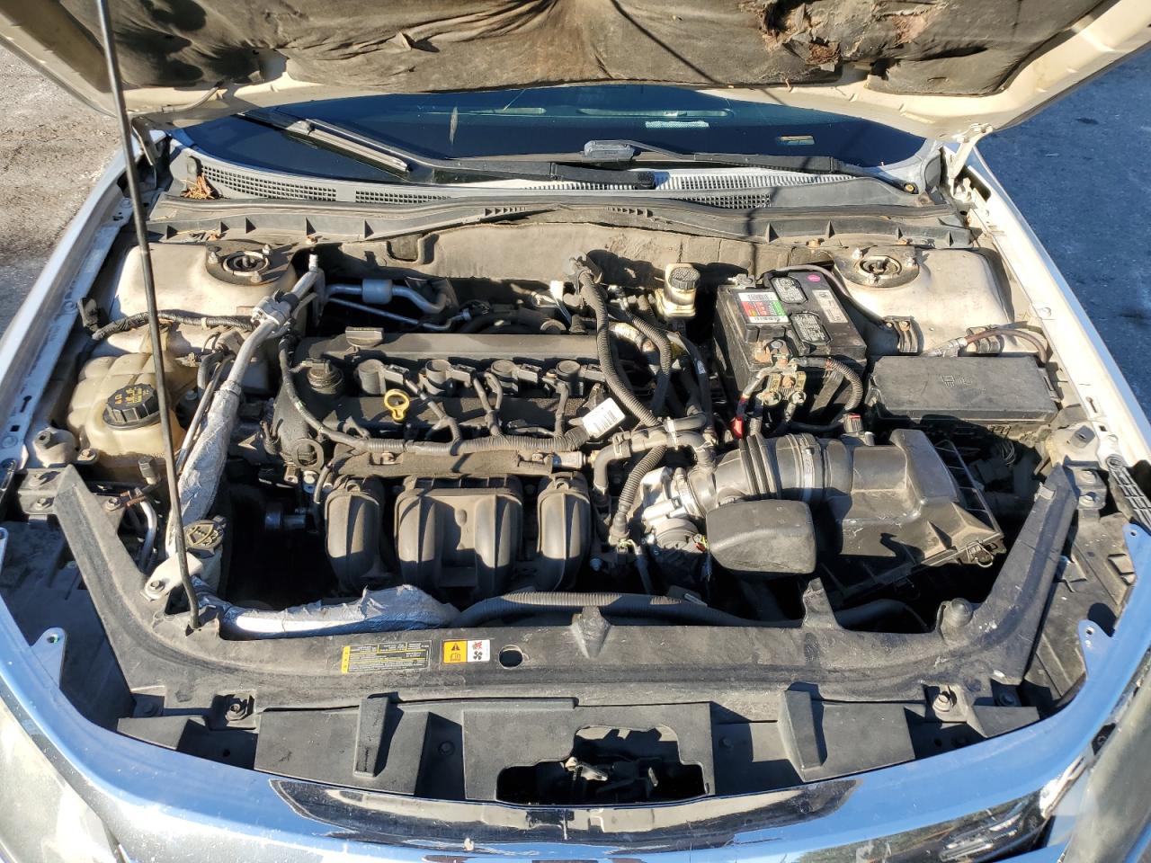 2010 Ford Fusion - Image 12
