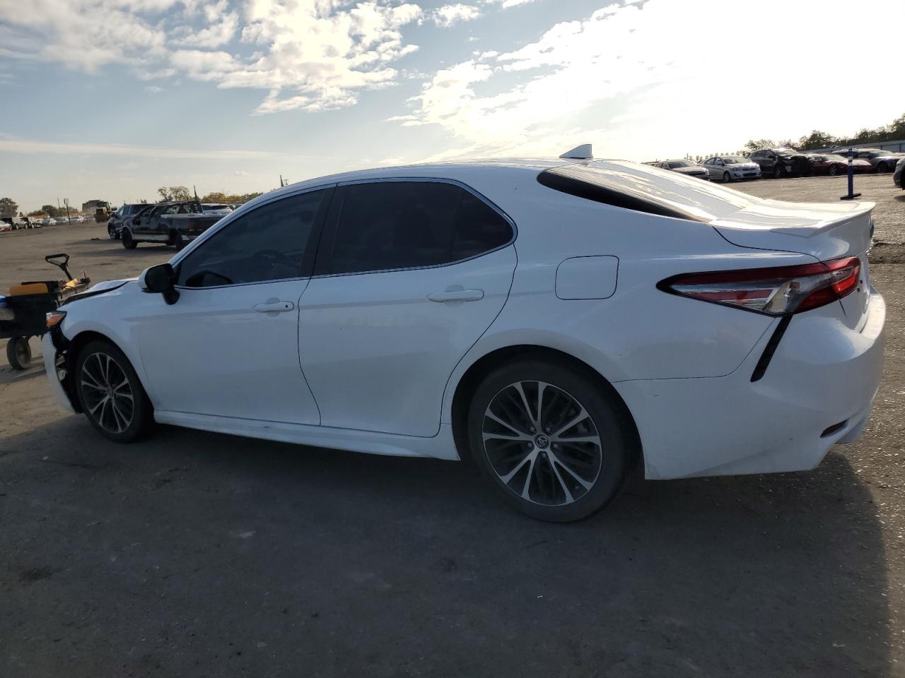 VIN 4T1B11HK2KU823523 2019 TOYOTA CAMRY no.2