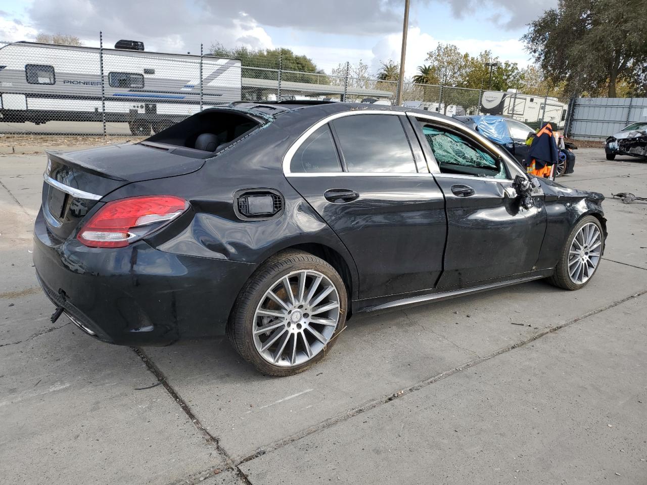 2016 Mercedes-Benz C-klasse - Image 3