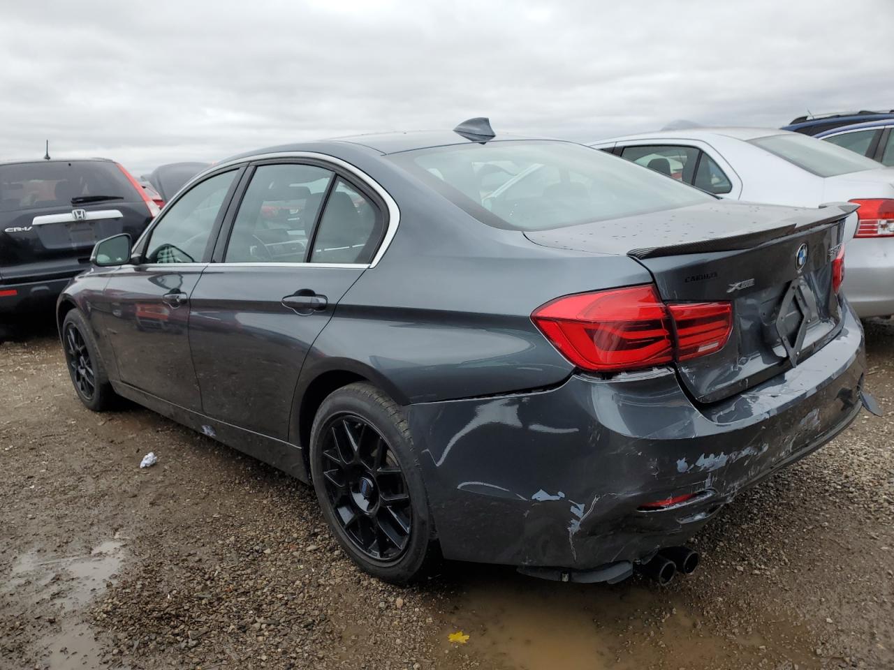 VIN WBA8D9G3XHNU65327 2017 BMW 3 SERIES no.2