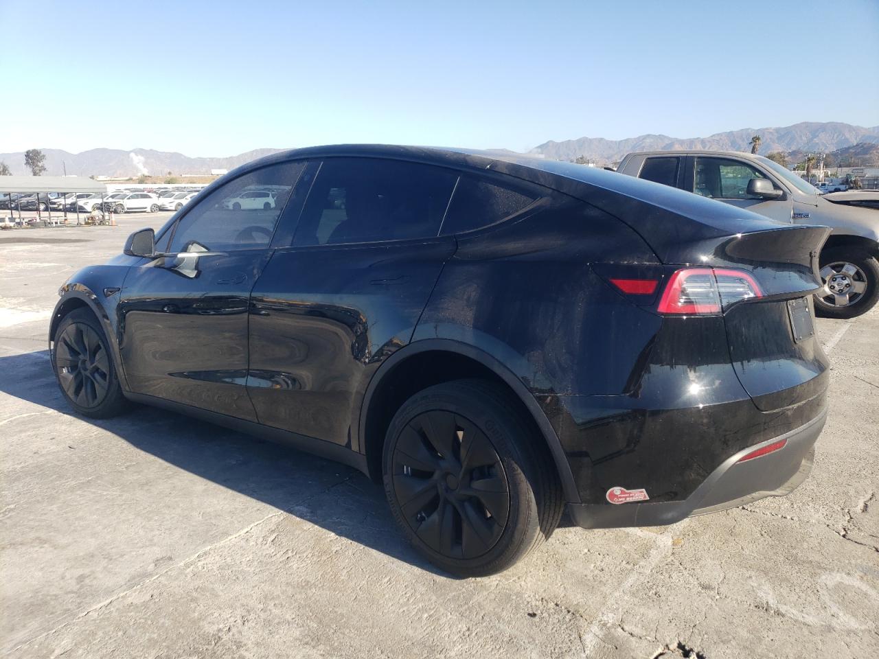 VIN 7SAYGDEE4PA097077 2023 TESLA MODEL Y no.2