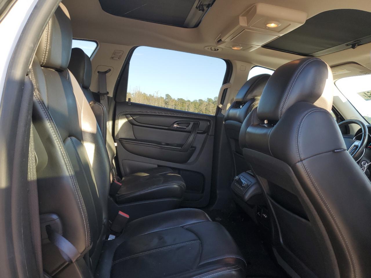 2013 Chevrolet Traverse - Image 11