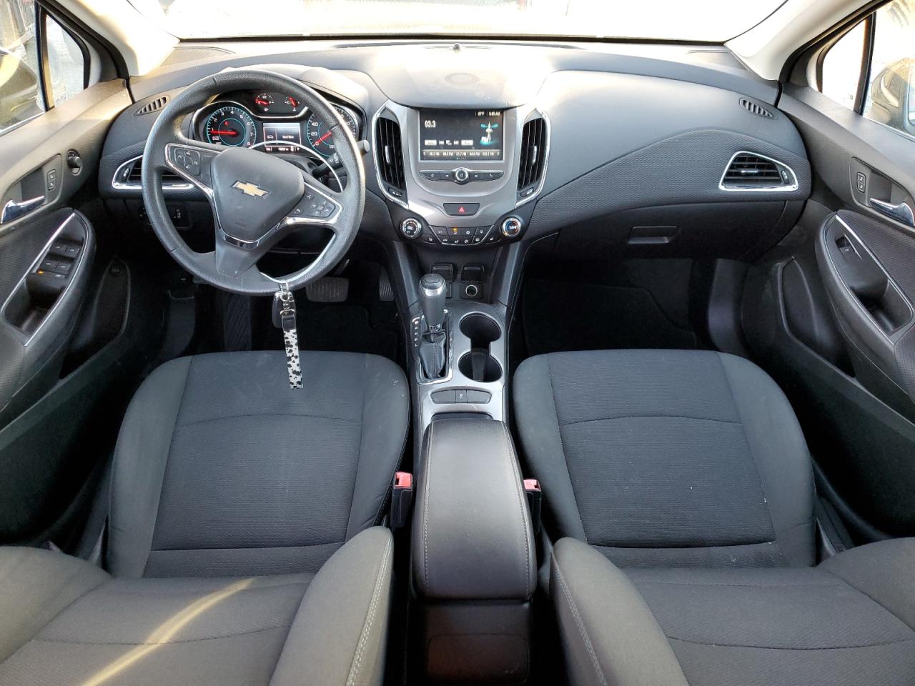 2017 Chevrolet Cruze - Image 8