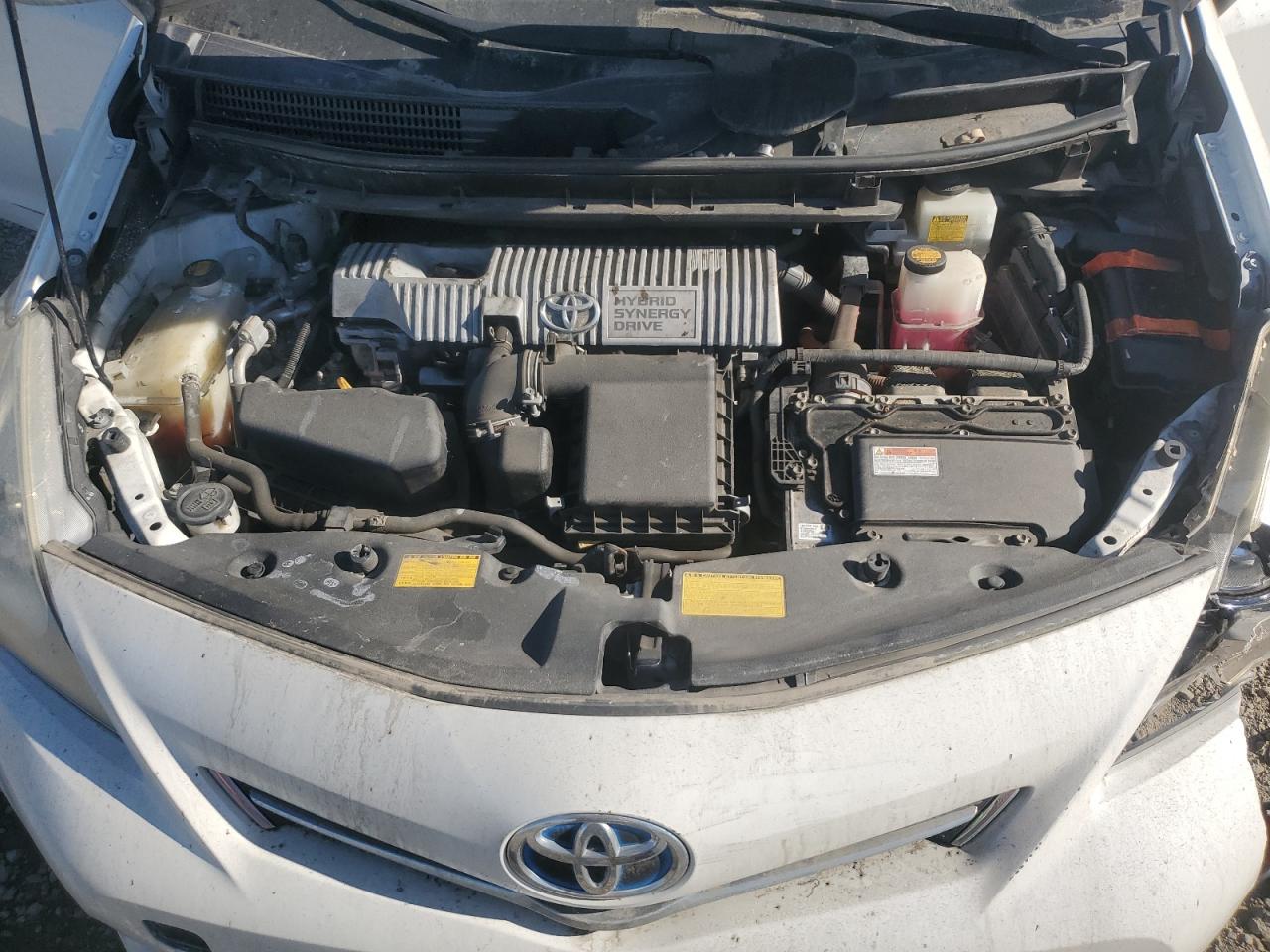 2013 Toyota Prius - Image 13