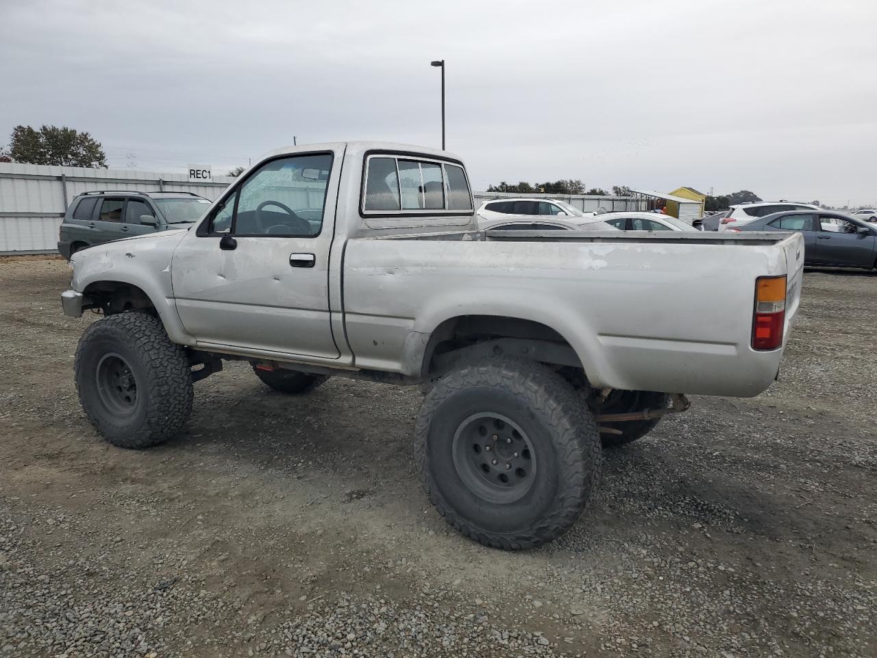 1990 Toyota Pickup - Image 2