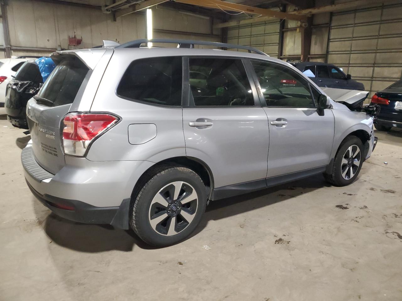 VIN JF2SJAEC6HH533239 2017 SUBARU FORESTER no.3