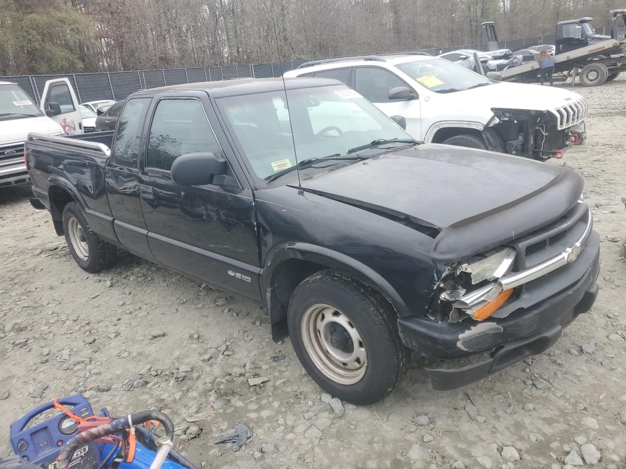 2001 Chevrolet S-10 Pickup - Image 4