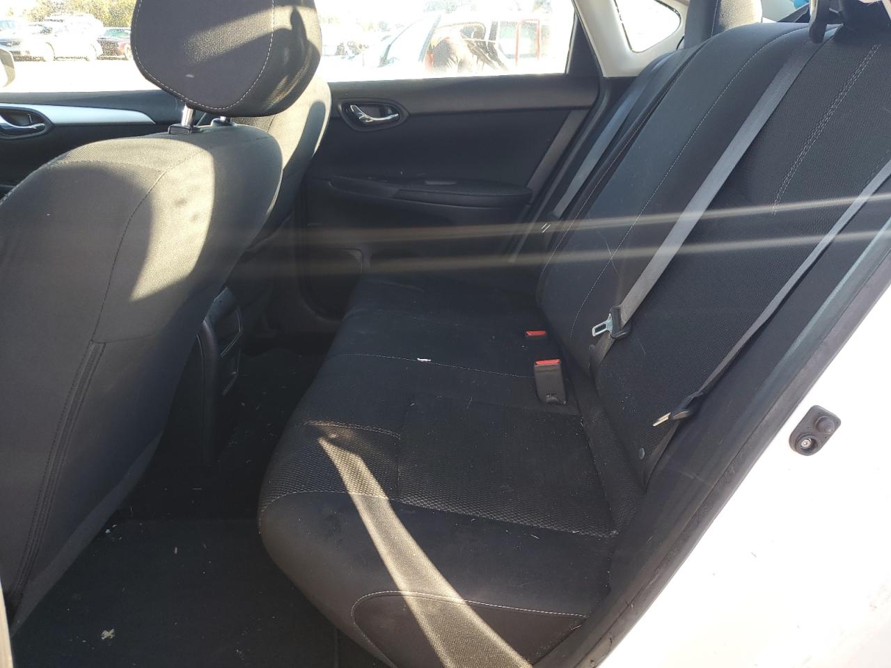 2016 Nissan Sentra - Image 10