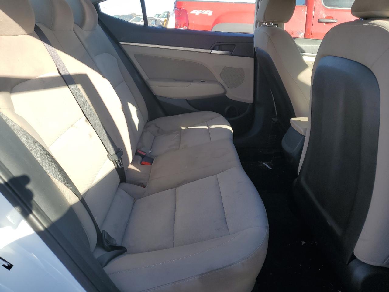 2019 Hyundai Elantra - Image 10