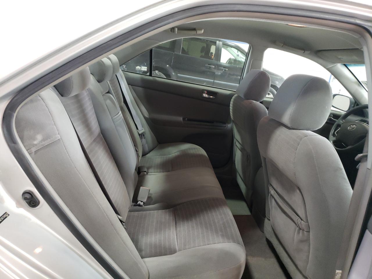 2005 Toyota Camry - Image 11