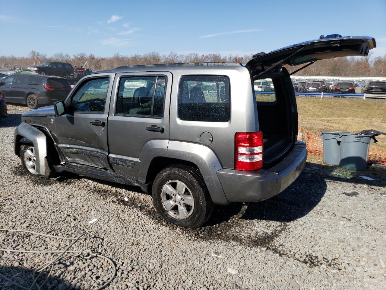 2012 Jeep Liberty (North America) - Image 2