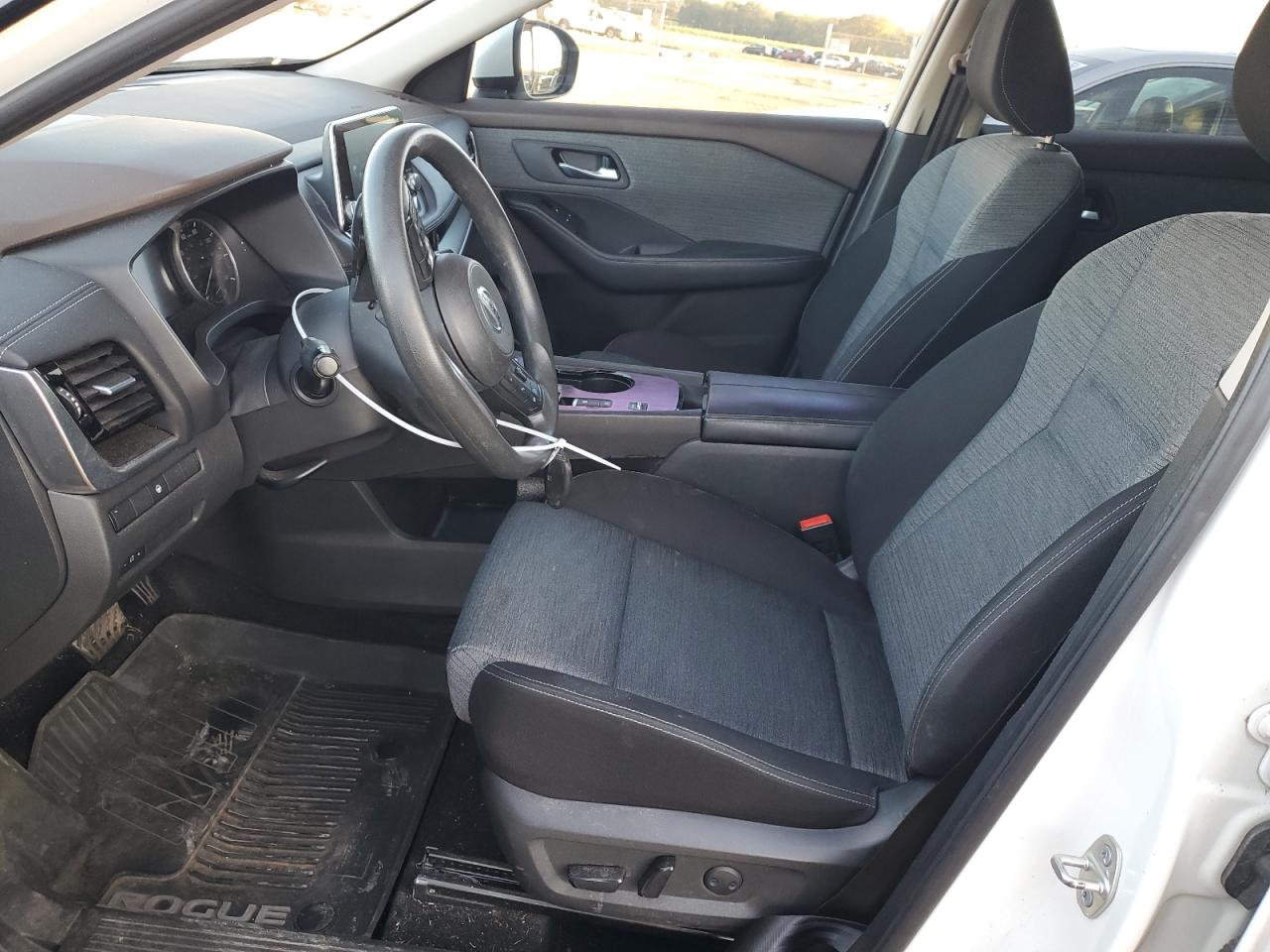 2021 Nissan Rogue - Image 7