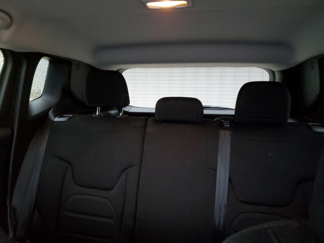 2018 Jeep Renegade - Image 10