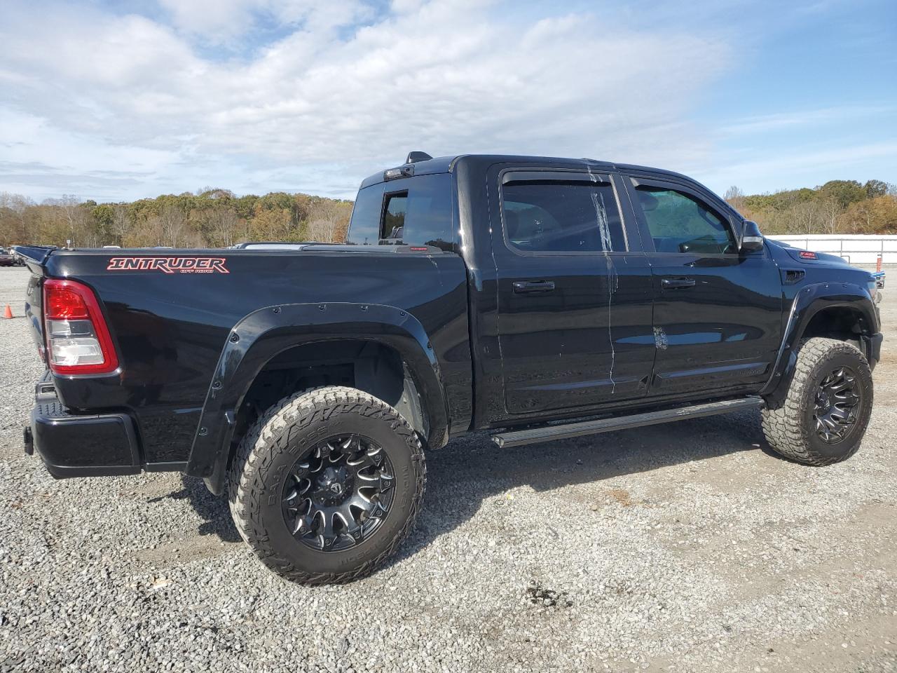 2022 RAM 1500 - Image 3