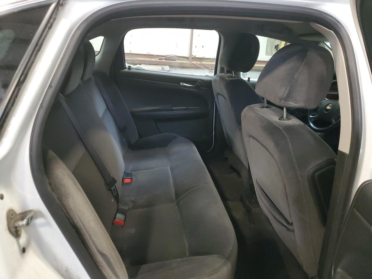2011 Chevrolet Impala - Image 10