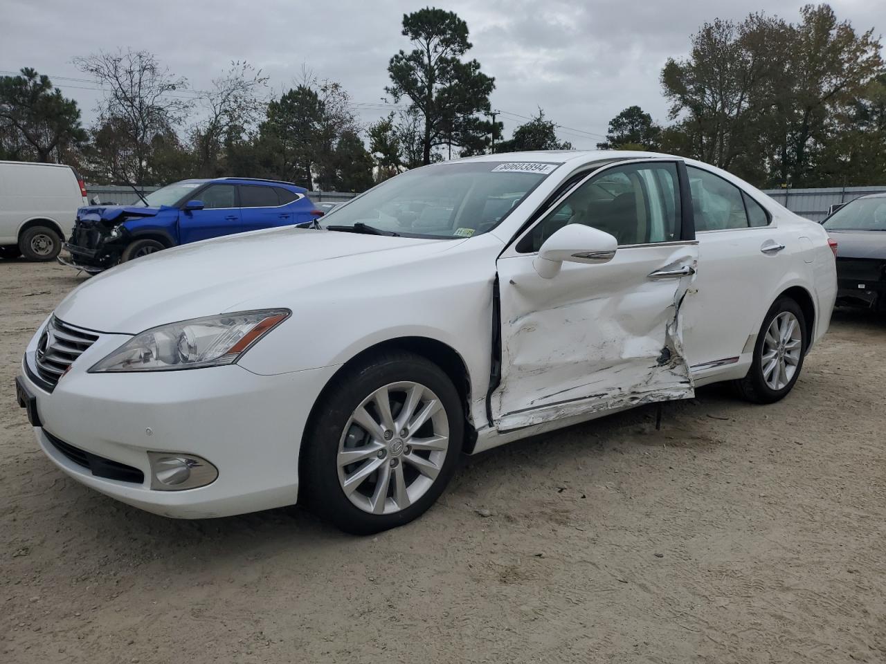 2011 Lexus ES - Image 1