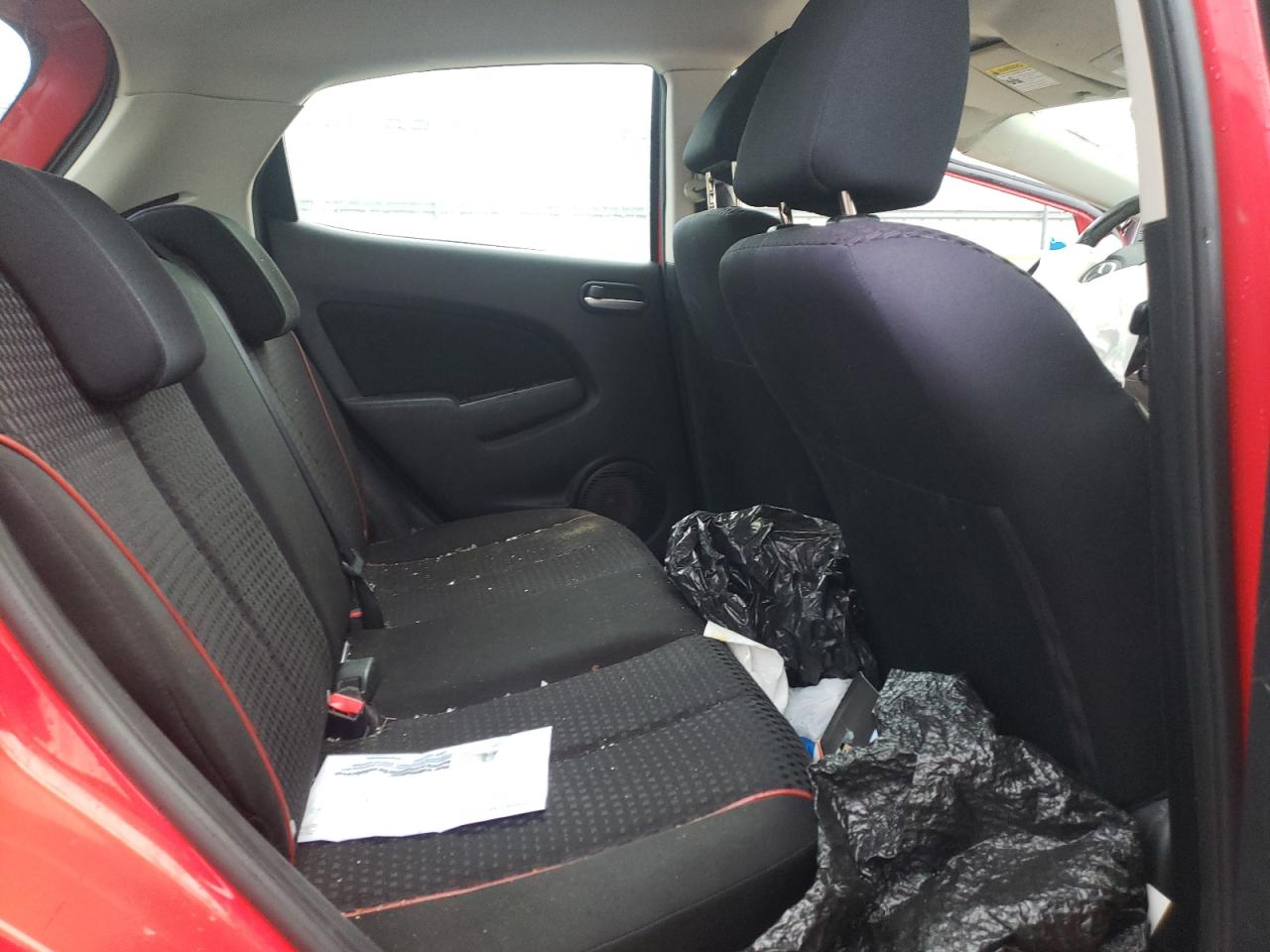 2013 Mazda 2 - Image 10