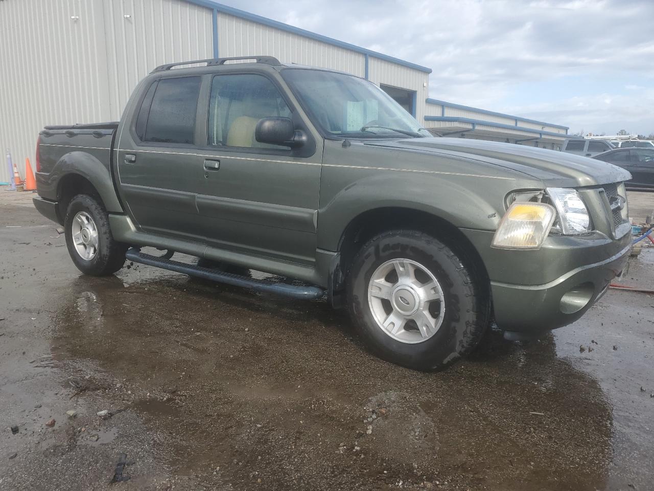 2004 Ford Explorer - Image 4