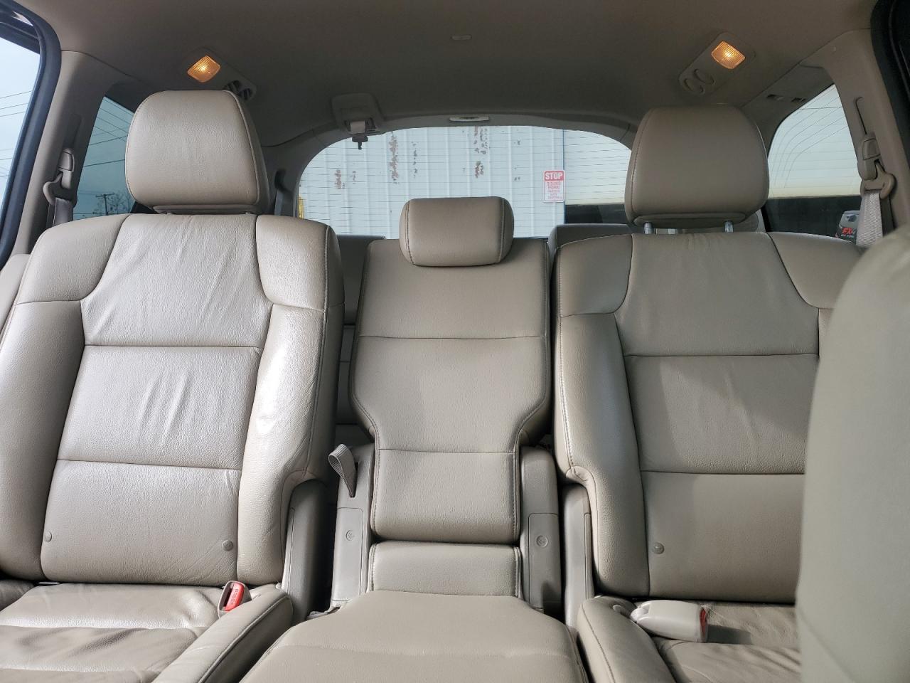 2011 Honda Odyssey - Image 10